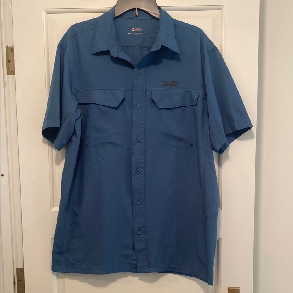 World Wide Sportsman button down shirt
